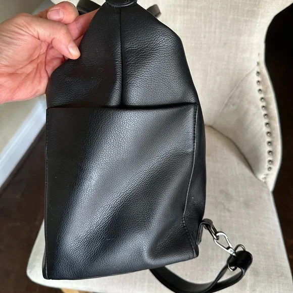 MINA BAIE EMMY MIDI VEGAN BABY DIAPER BAG BLACK GUNMETAL TOTE BAG - Picture 4 of 7